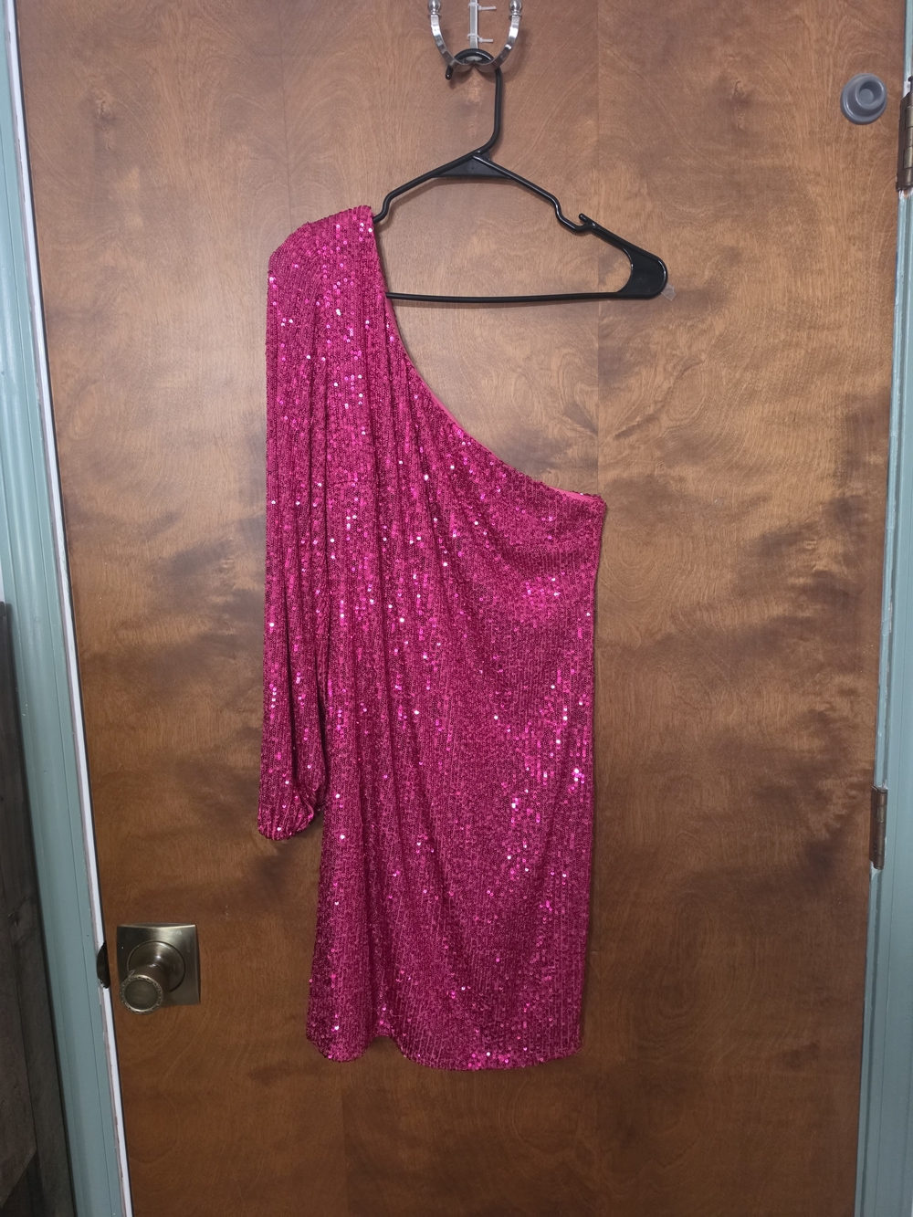 VENUS One-Shoulder Sequin Dress in Fuchsia